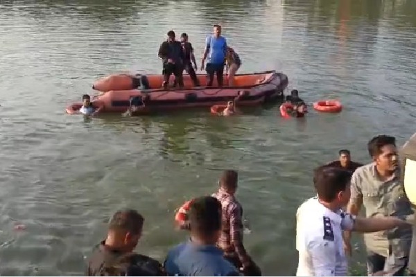 18 People died in Gujarat boat over turn incident