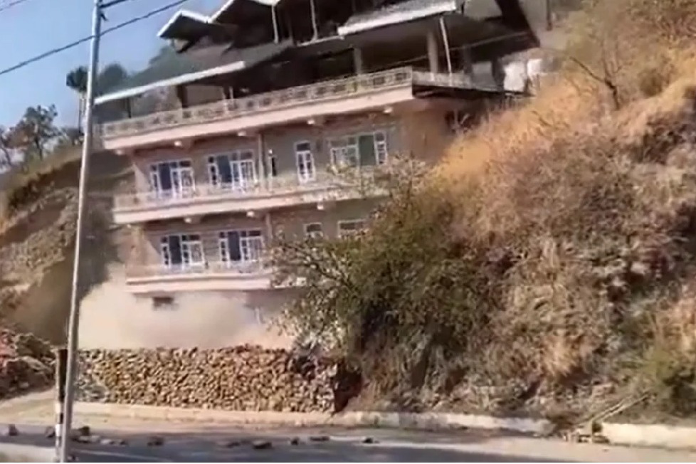 Five storey building collapses near a Shimla village