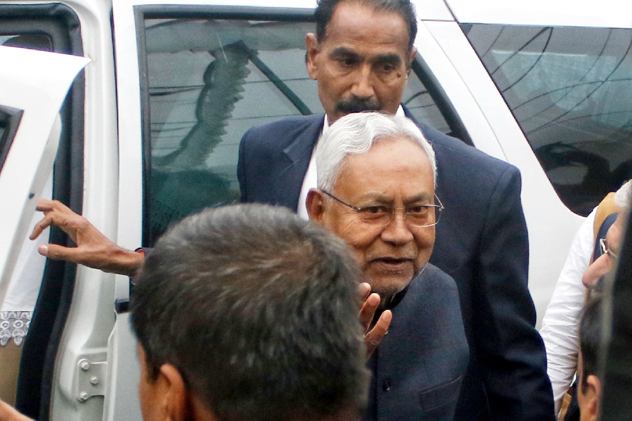 Nitish Kumar meets Bihar Governor; 'Khela Hobe’ says Manjhi