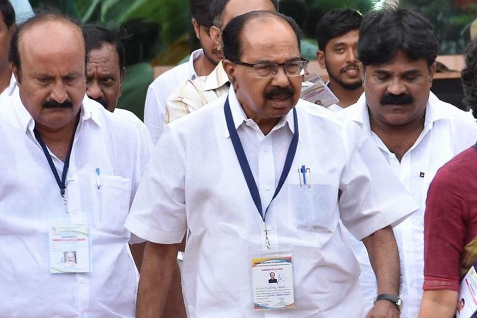 Veerappa Moily says it's doubtful Modi fasted for 11 days; K’taka BJP demands apology