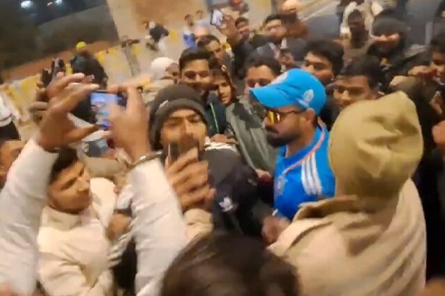 Virat Kohli Lookalike Mobbed By Fans For Selfies