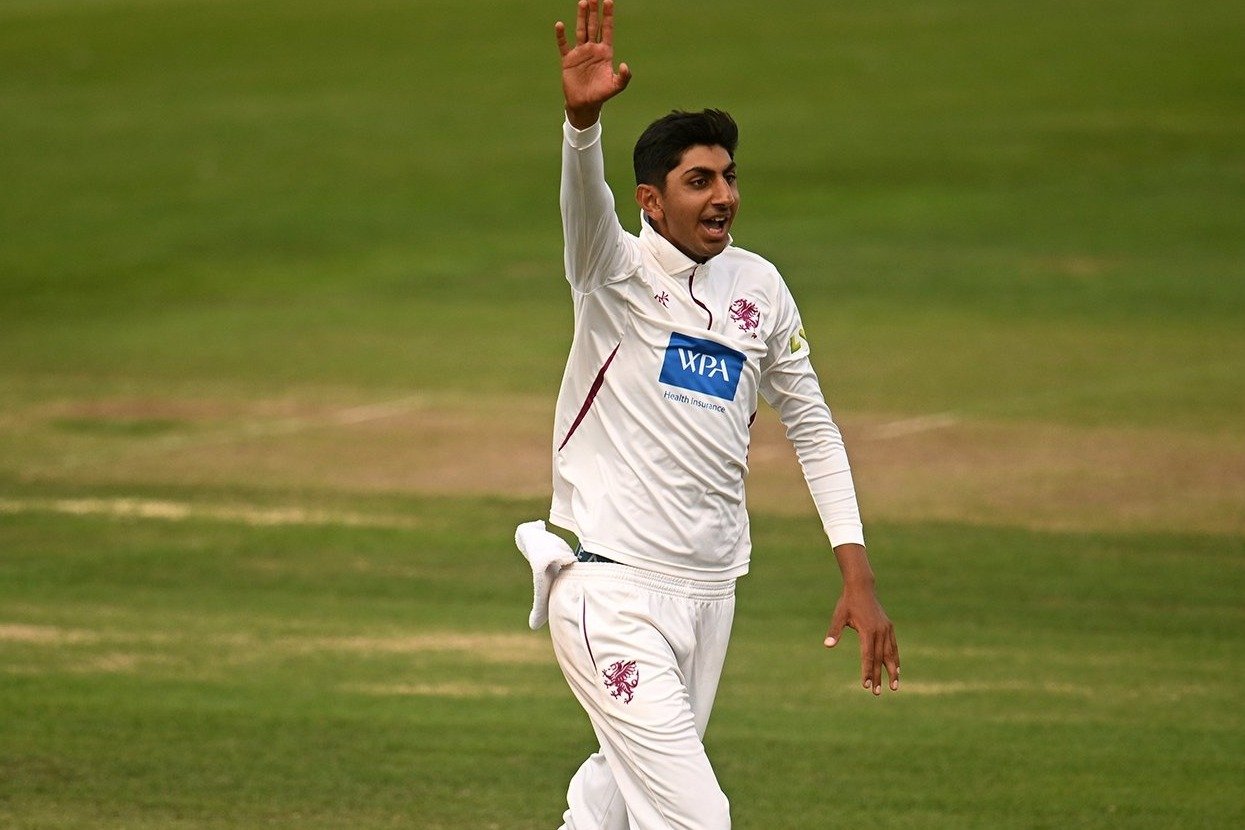 Shoaib Bashir: Shoaib Bashir Flies Back To UK To Resolve..