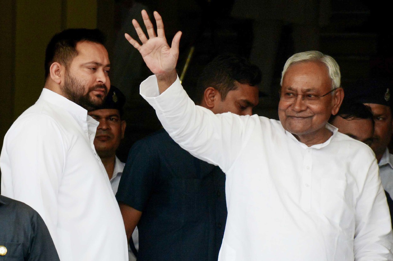 Nitish ends cabinet meet in 15 minutes, maintains cold stance against RJD