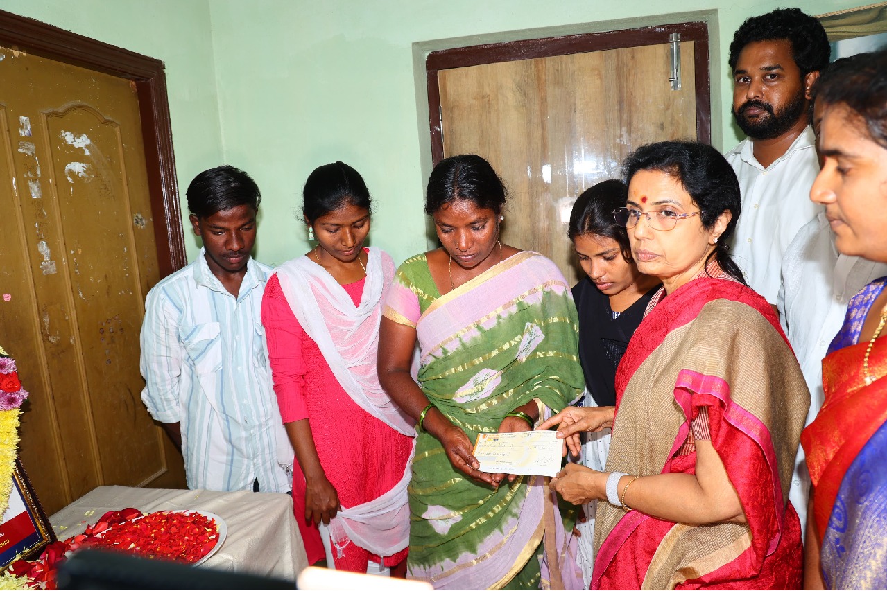 Nara Bhuvaneswari visits deceased TDP workers families