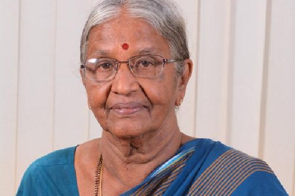 Tamil Nadu's leading opthalmologist G. Natchiar conferred with Padma Shri