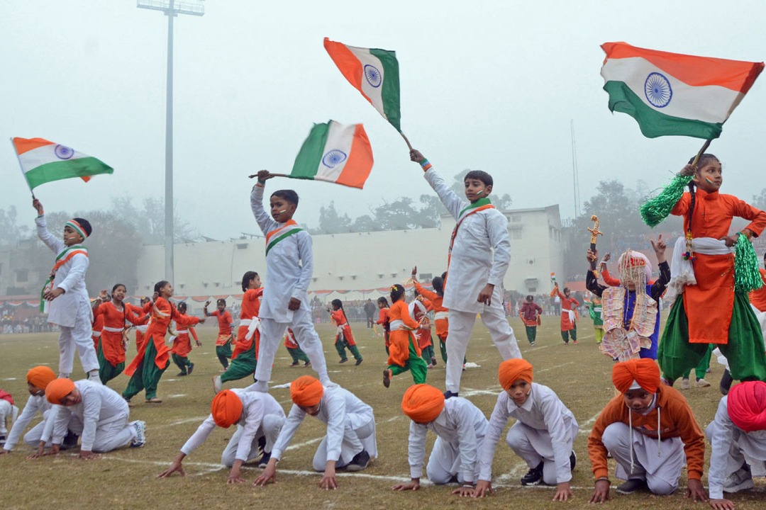 Why is the unfurled tricolor hoisted on Republic Day and what is difference with Independence Day