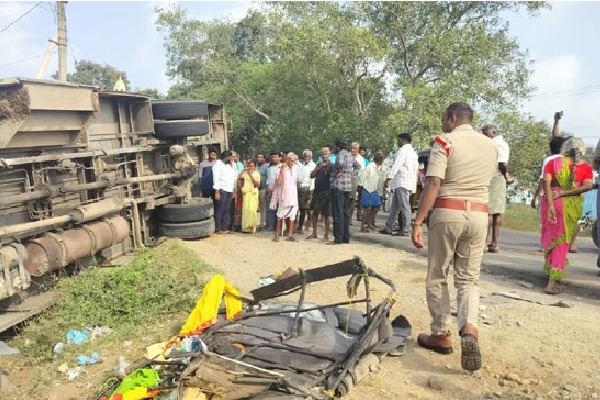 3 died in road accident near Chilakaluripeta