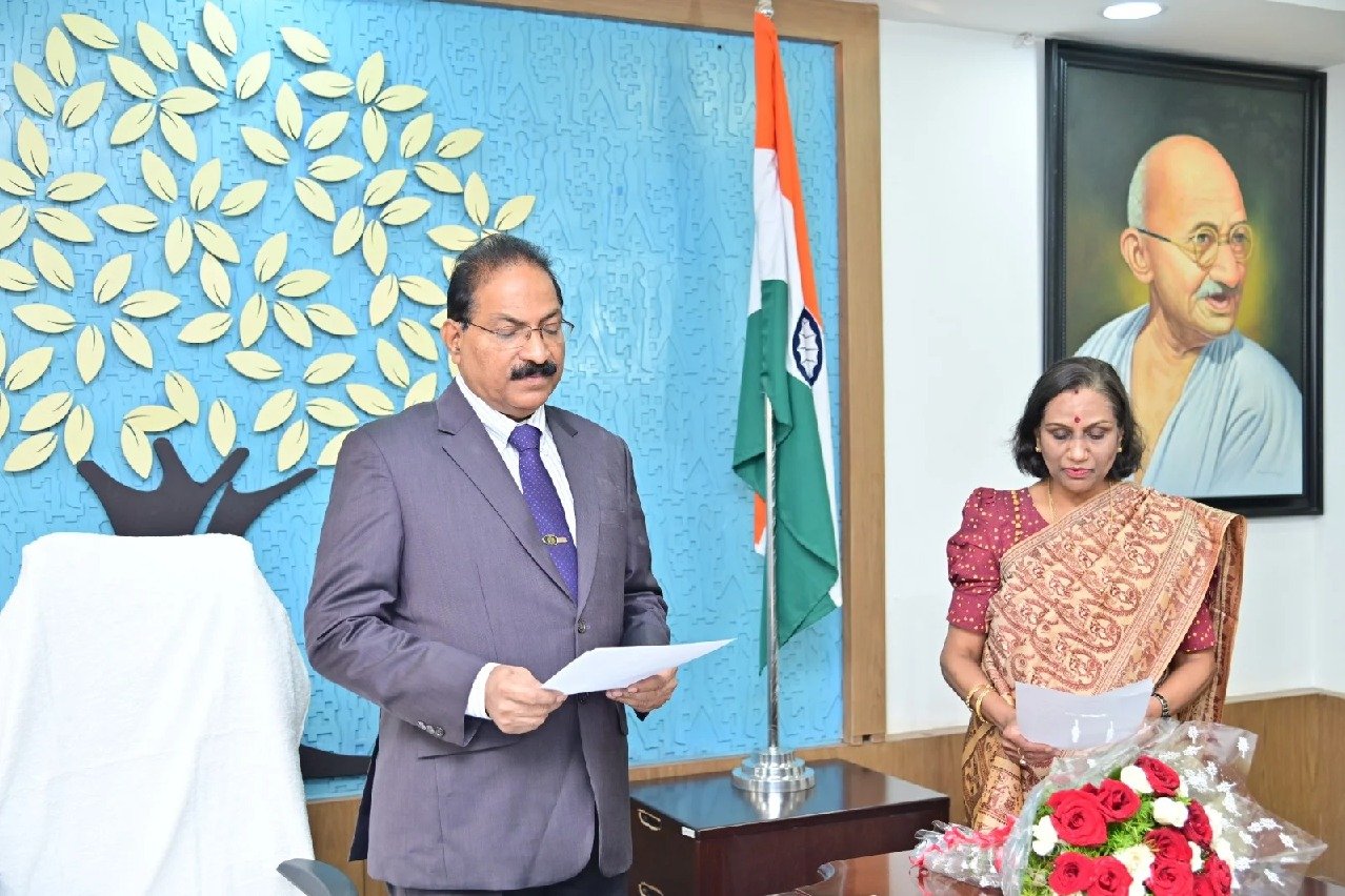 Mahender Reddy takes charge as TSPSC Chairperson on Republic day