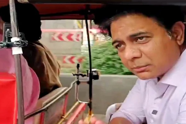 KTR travels in Auto from Yusufguda to BRS bhavan