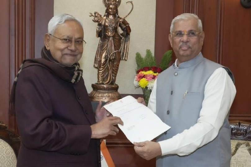 Nitish resigns as Bihar CM, gets call from PM Modi