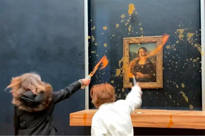 Soup attack on Mona Lisa painting in Paris