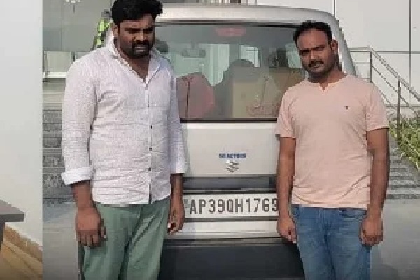 AP Police Conistables Caught With Ganja In Hyderabad