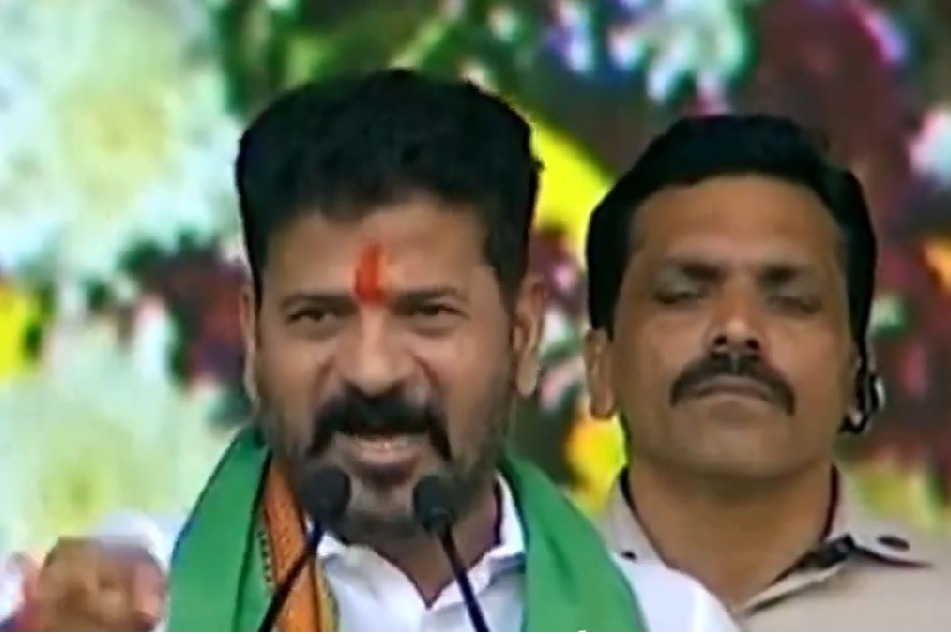 Revanth Reddy warning to BRS leaders 