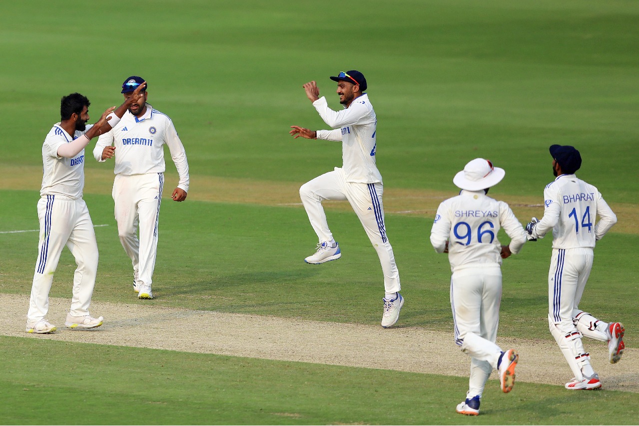 2nd Test: Bumrah takes magical six-fer as India earn massive 143-run lead over England