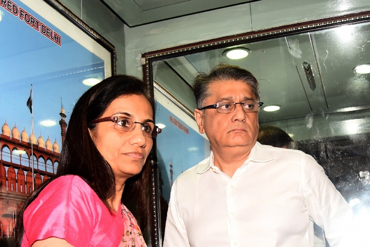 Bombay High Court terms Chanda, Deepak Kochhar's arrests 'illegal', confirms interim bail