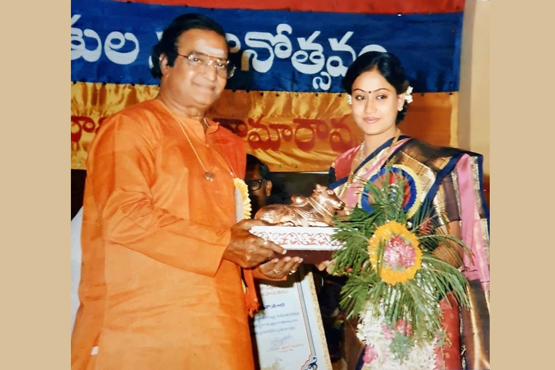 Vijayashanti demands Bharat Ratna award for Nandamuri Taraka Rama Rao