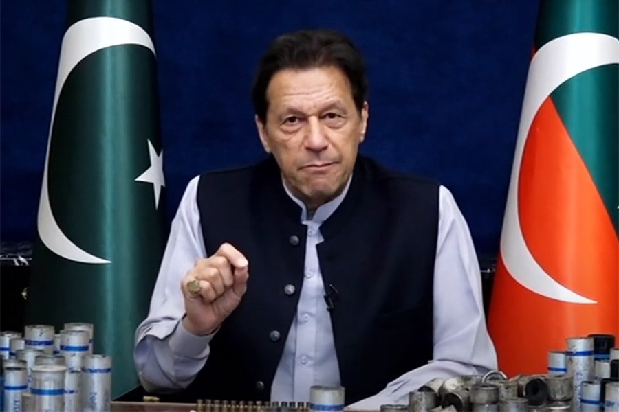 Imran Khan gest bail in 12 cases