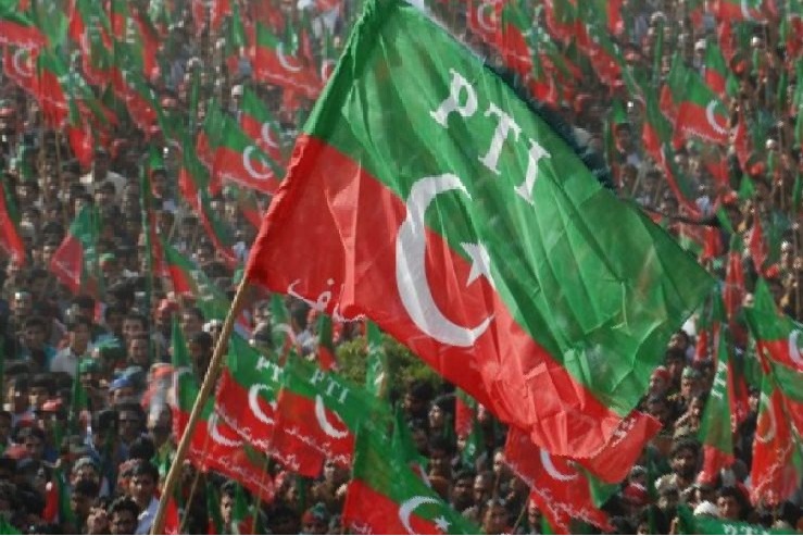 PTI-backed independents lead in Pak poll race