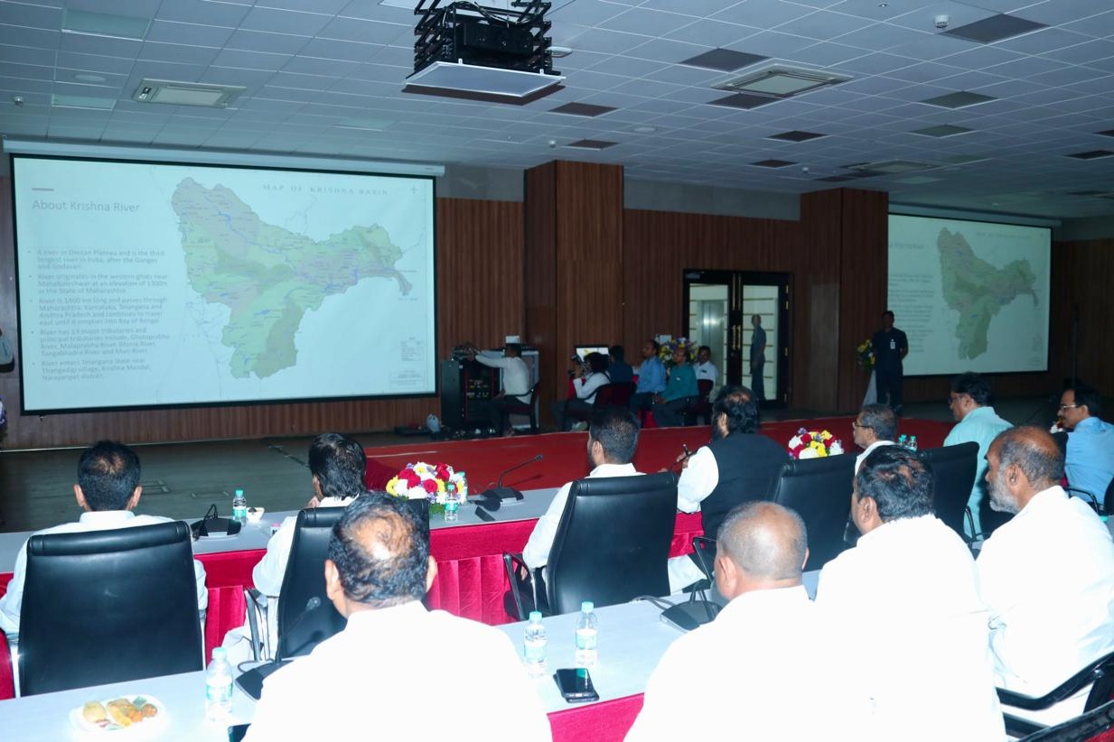 Telangana Cong holds presentation on irrigation projects for its MLAs