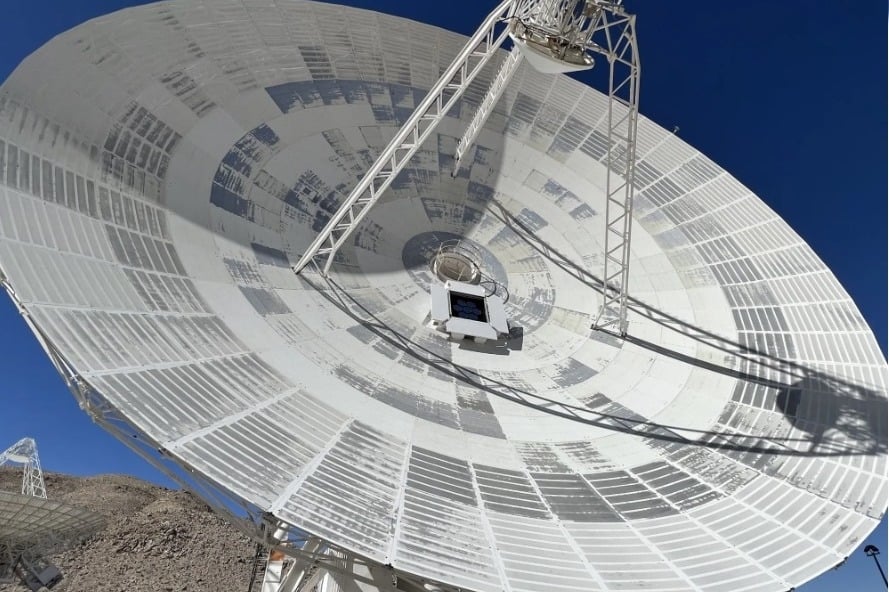 NASA uses new hybrid antenna to track deep space communication