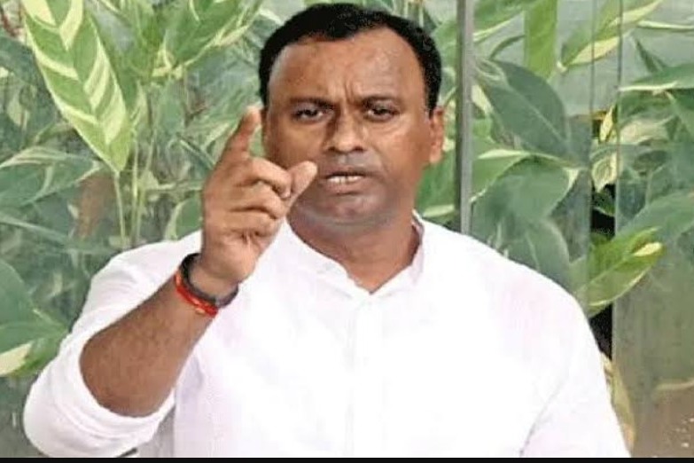 Komatireddy Rajagopal Reddy asks harish rao to join congress