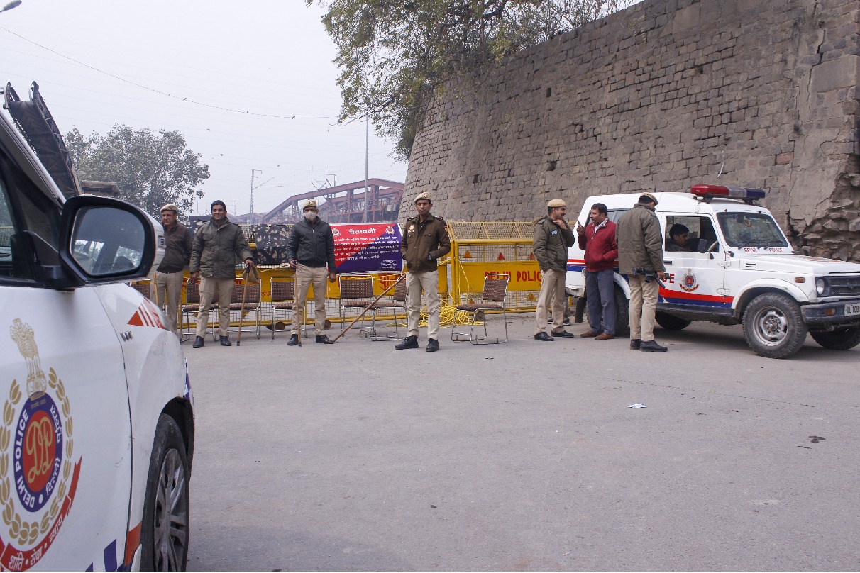 Farmers Protest: Farmers Protest: Delhi Borders Sealed, Traffic ...