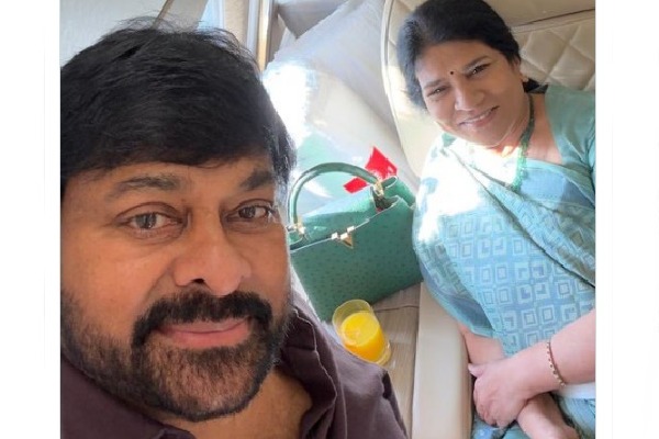 Chiranjeevi left to USA with his wife Surekha