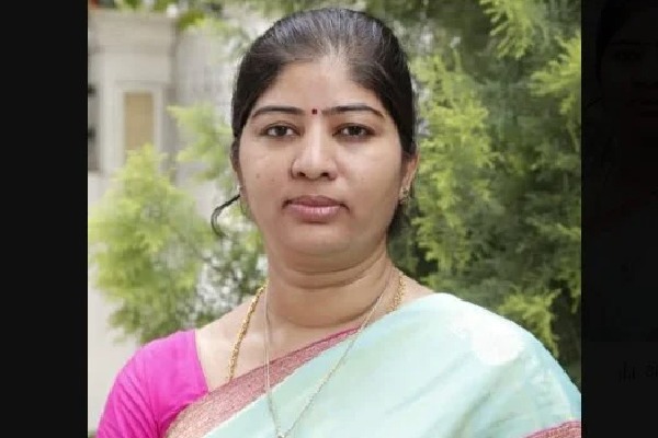 BRS ZP ChairPerson P Sunitha Reddy Resigned to BRS
