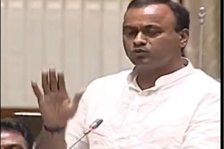 Rajagopal Reddy blames kcr government for heavy projects