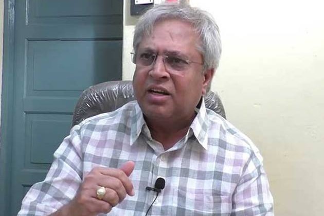 Undavalli Arun Kumar comments on Chandrababu and Jagan