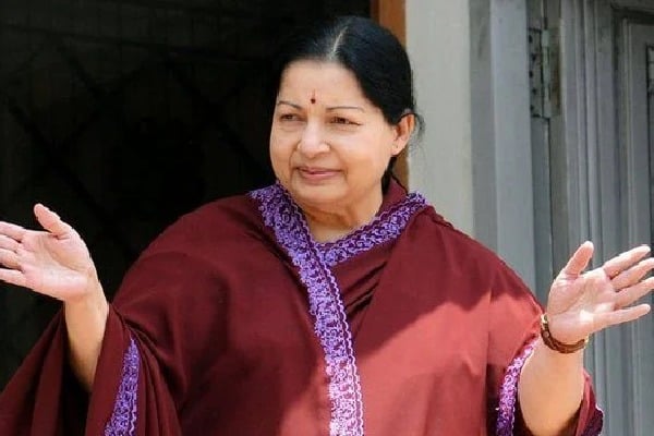 Bengaluru court directs Tamil Nadu govt to come with 6 boxes to take Jayalalitha jewelleries