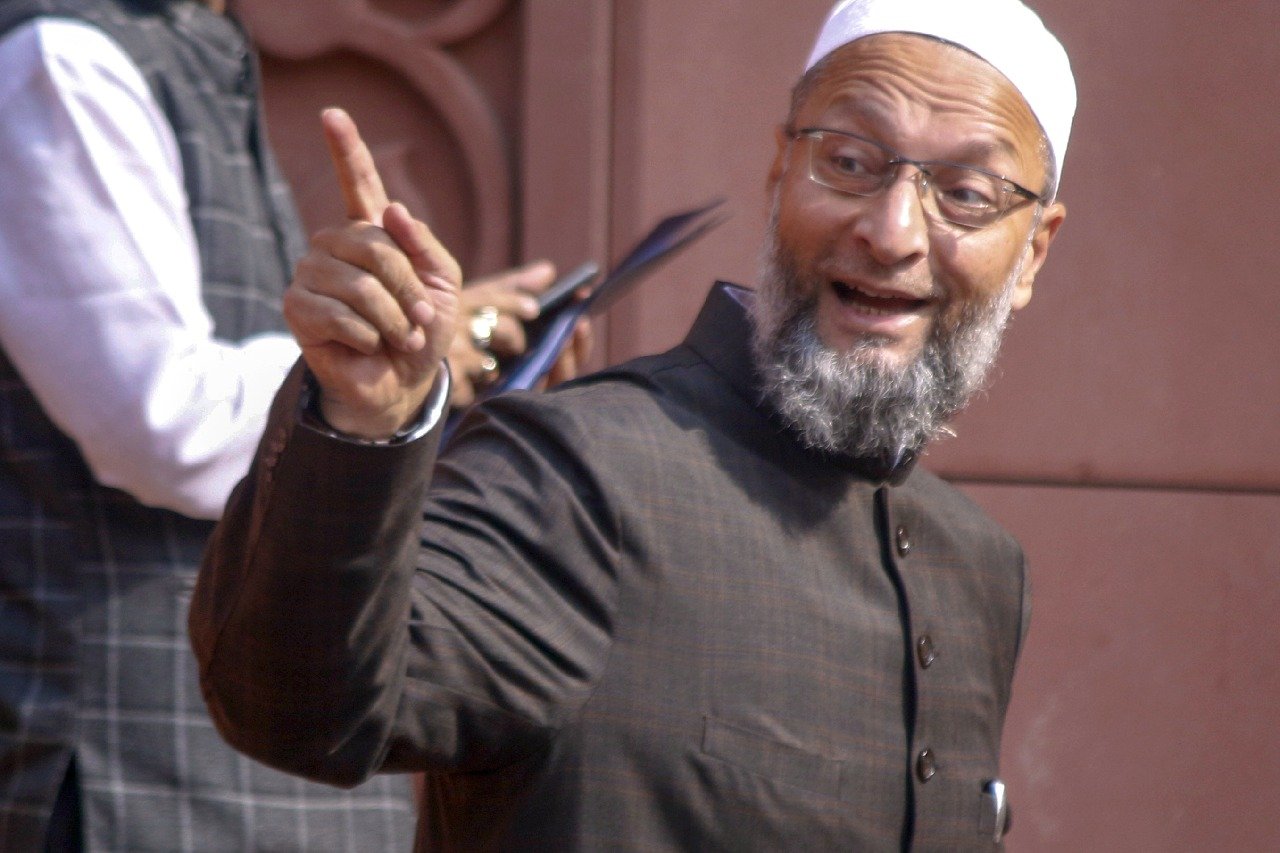 Owaisi urges PM, EAM to bring back Indians 'stranded' in Russia