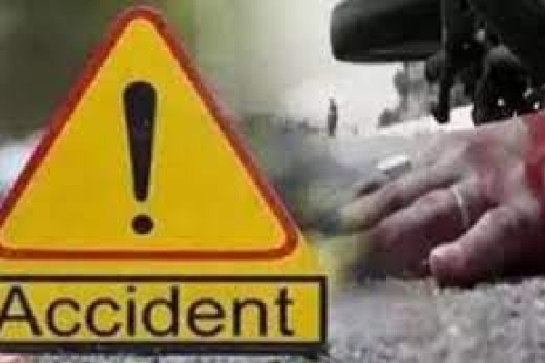 Four killed as bus rams into parked truck in Andhra