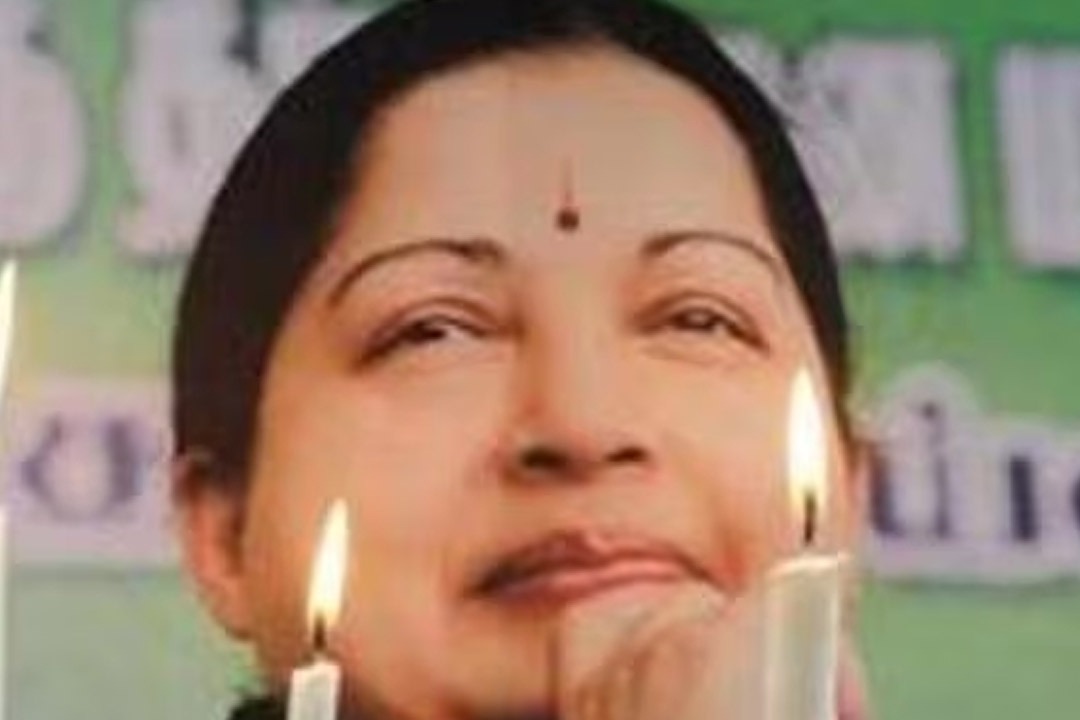 28 Kg Gold ornaments of Jayalalithaa to sell for pay fine to court