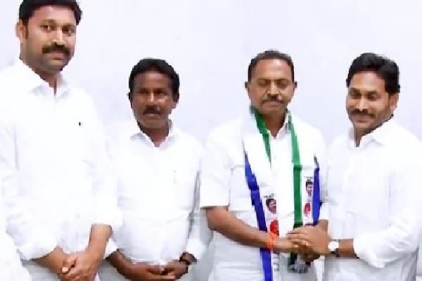 CM Jagan's Former Rival Joins YSRCP