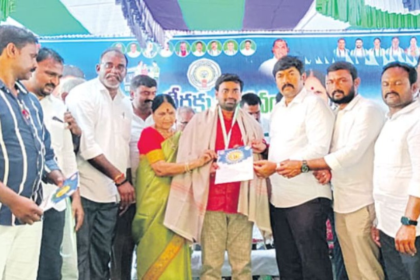Darsi ycp incharge promises to give his mla salary to volunteers if elected