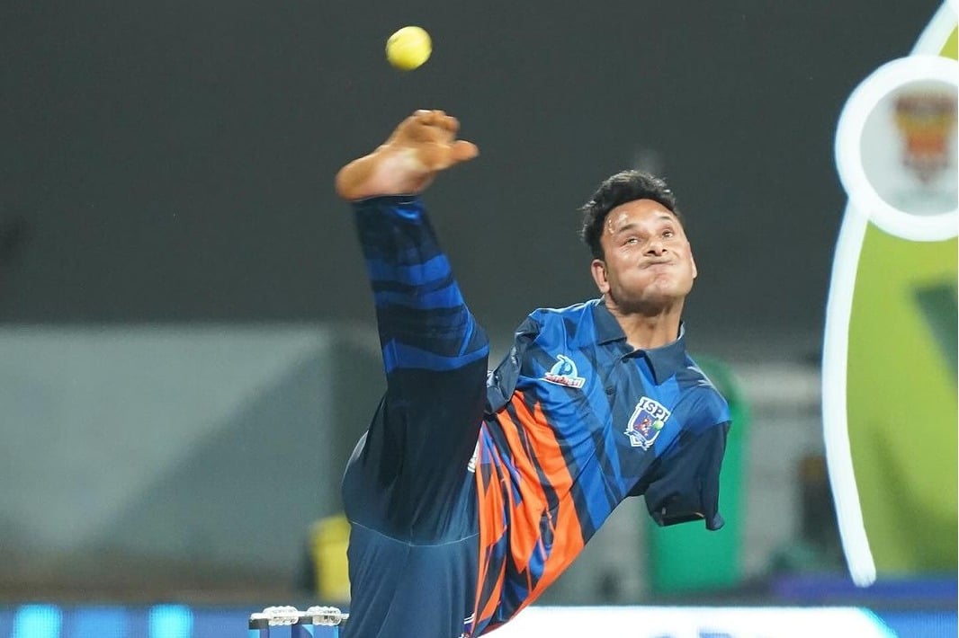 Sachin heaps praise on Para cricketer Amir: ‘Real leg spinner’