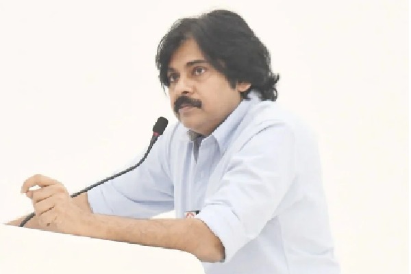 Pawan Kalyan's Strong Remarks on Political Advisers Switching to YSRCP