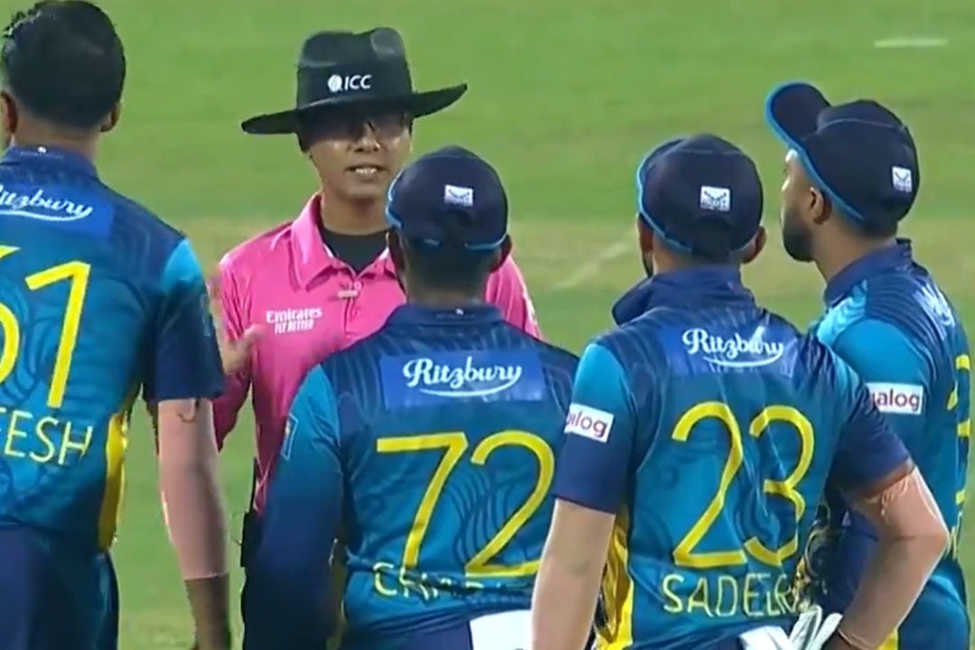Sri Lanka Players Confront Umpire DRS Call Sparks Controversy 