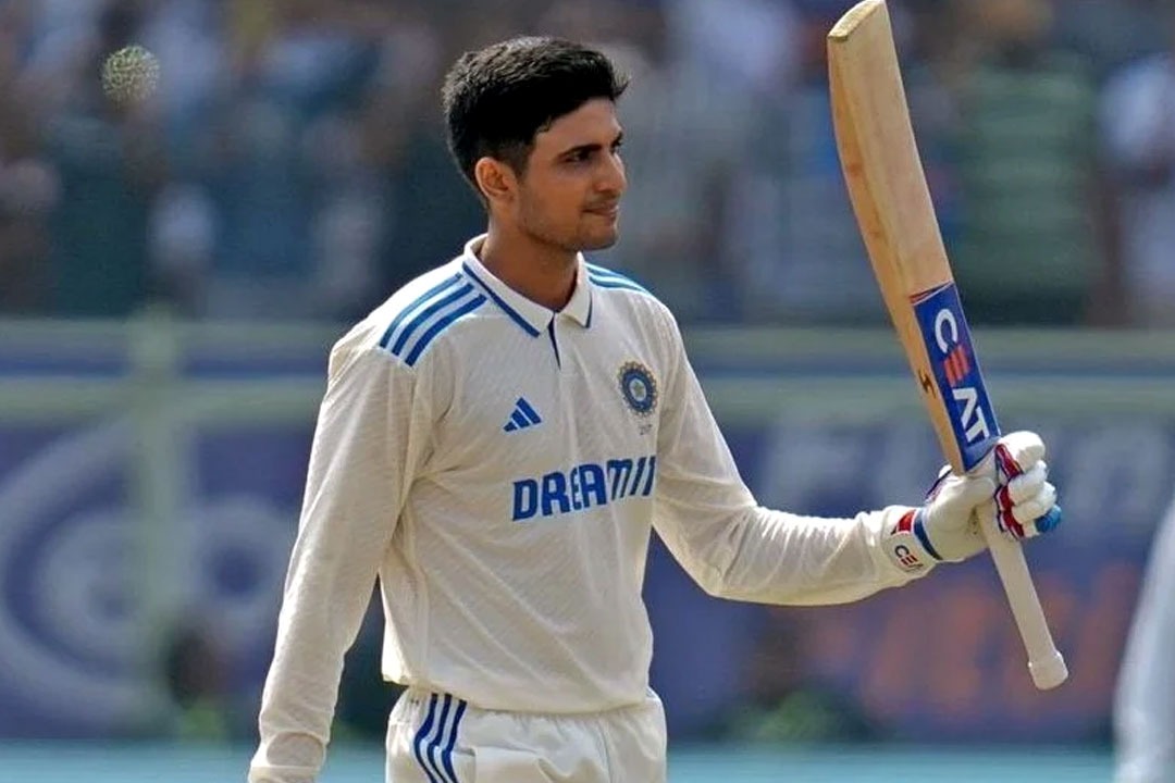 Standing Ovation To Shubman Gill By Father After Century At Dharmasala