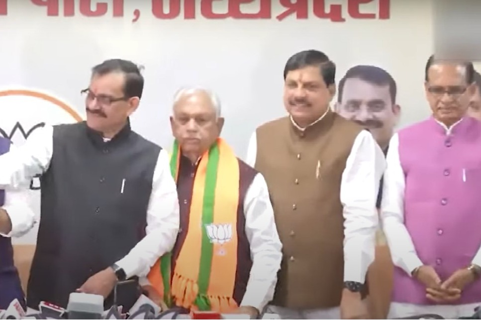 Veteran Congress Leader Suresh Pachauri Joins BJP