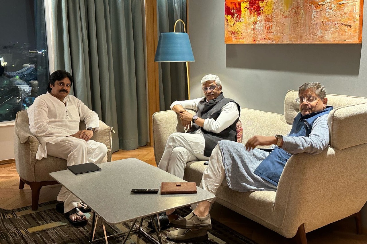Pawan Kalyan crucial meeting with BJP leaders