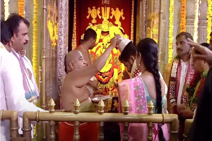 CM Revanth Reddy Couple Visiting Yadadri Srilakshminarasimha swamy