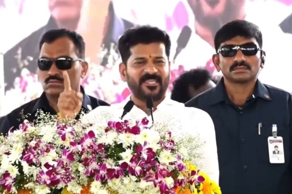 Revanth Reddy fires at ktr and harish rao
