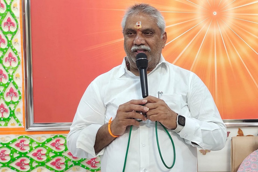 YCP MLA Mallladi Vishnu condemns rumors