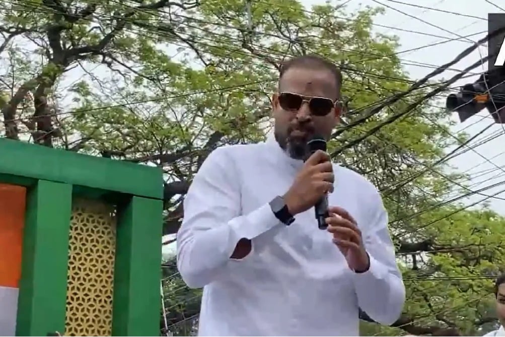 Yusuf Pathan hits campaign trail in Baharampur