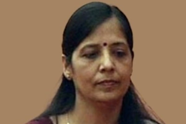 Delhi CM Arvind Kejriwal's wife to hold press conference at noon