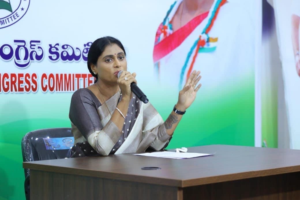 Sharmila comments on Visakha drugs issue