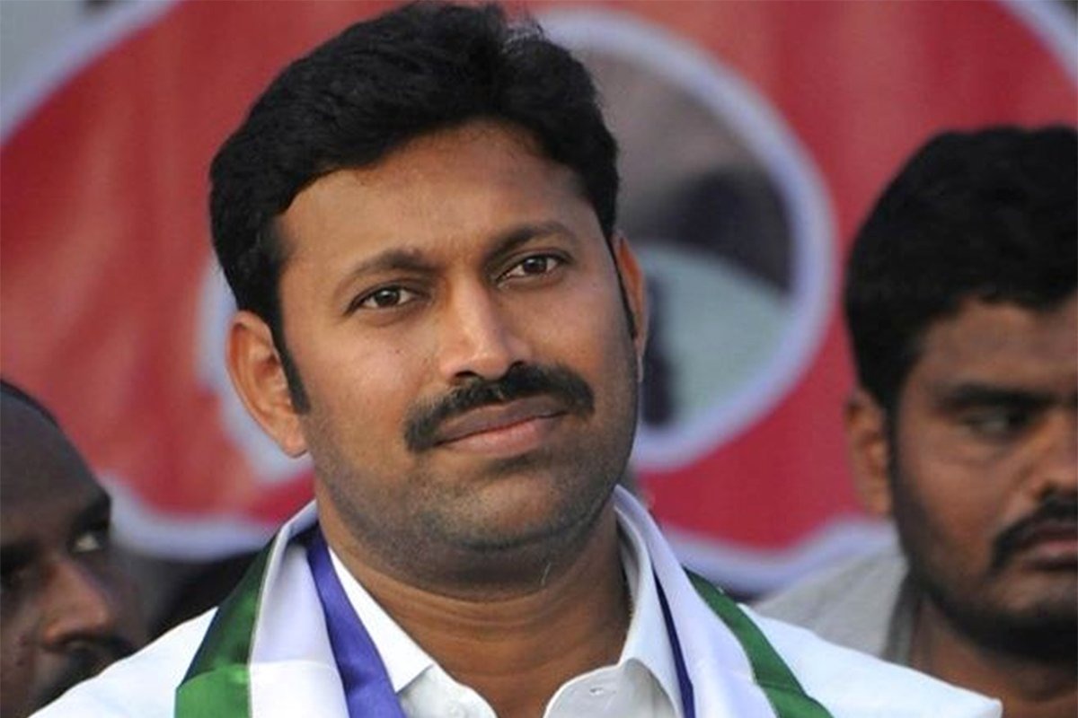 From today onwards there will be joinings in to YSRCP says Avinash Reddy