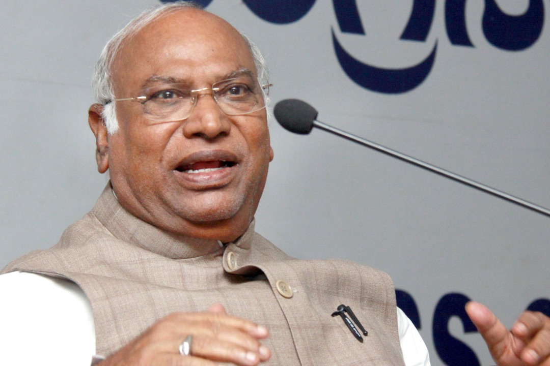 Mallikarjuna Kharge gave strong counter to Prime Minister Modi over his severely criticism on Congress party